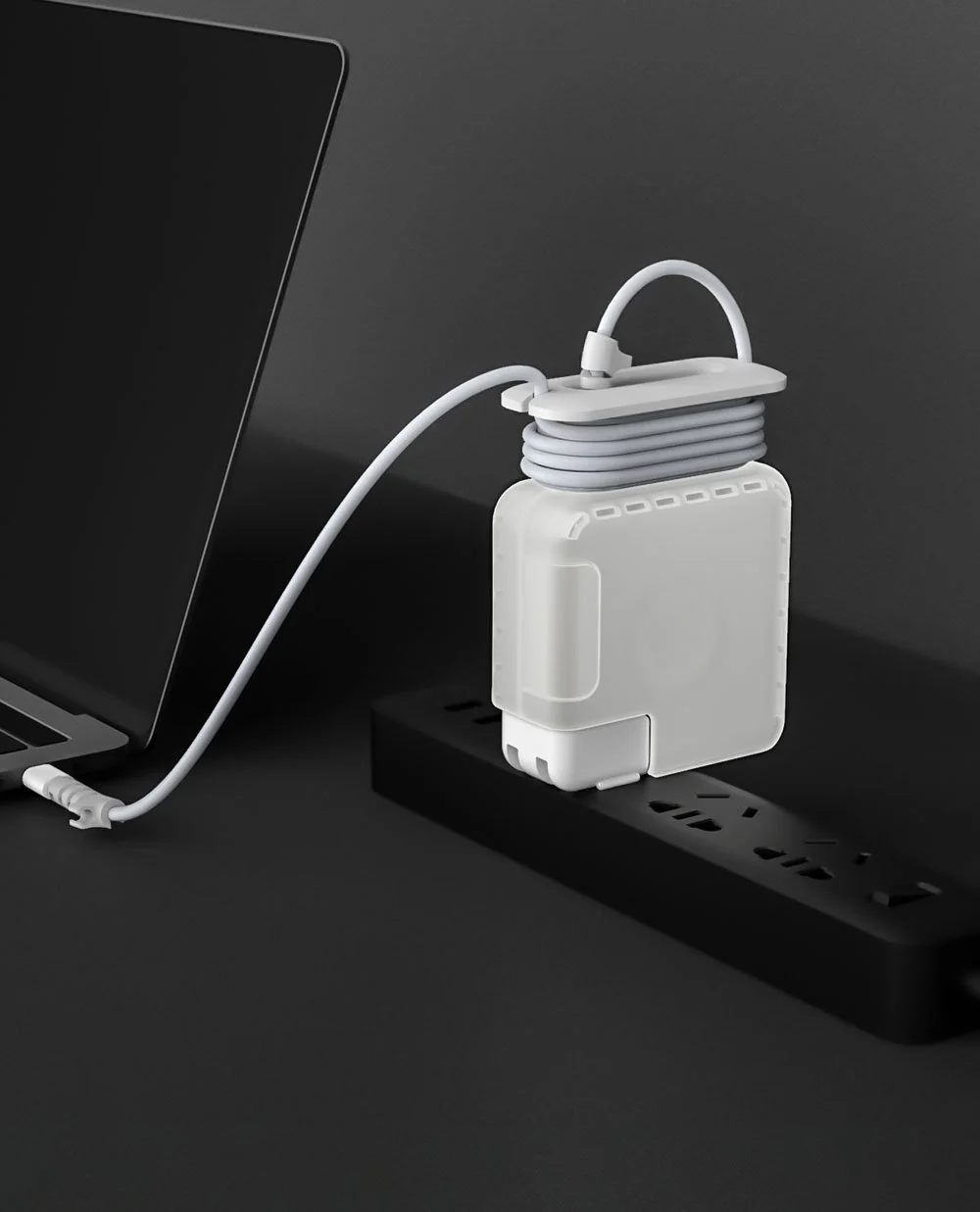 Crest MacBook Adapter Case with Cable Winder (140W) - Image 8