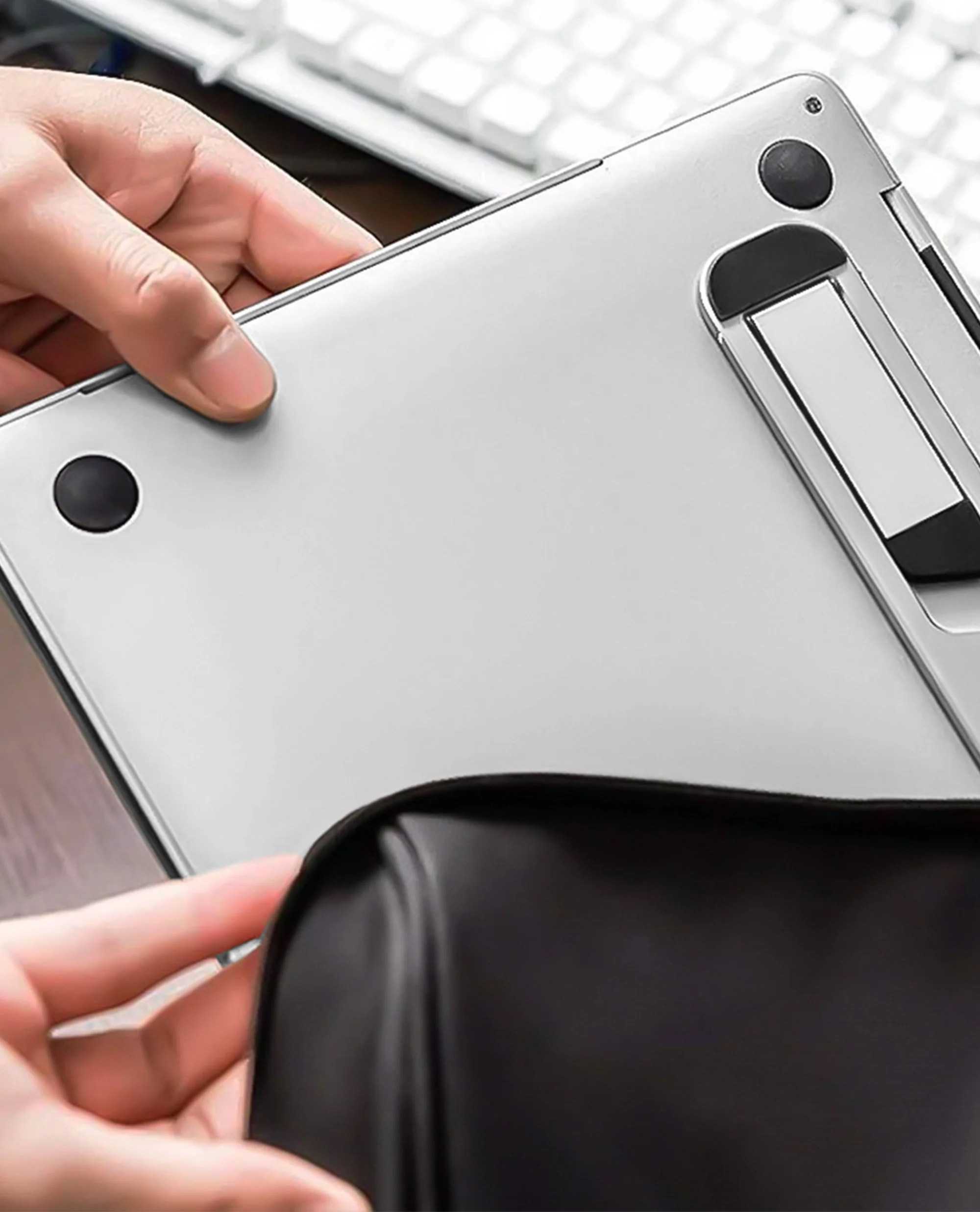 Osgo - Folding Laptop/Tablet Stand - Image 3