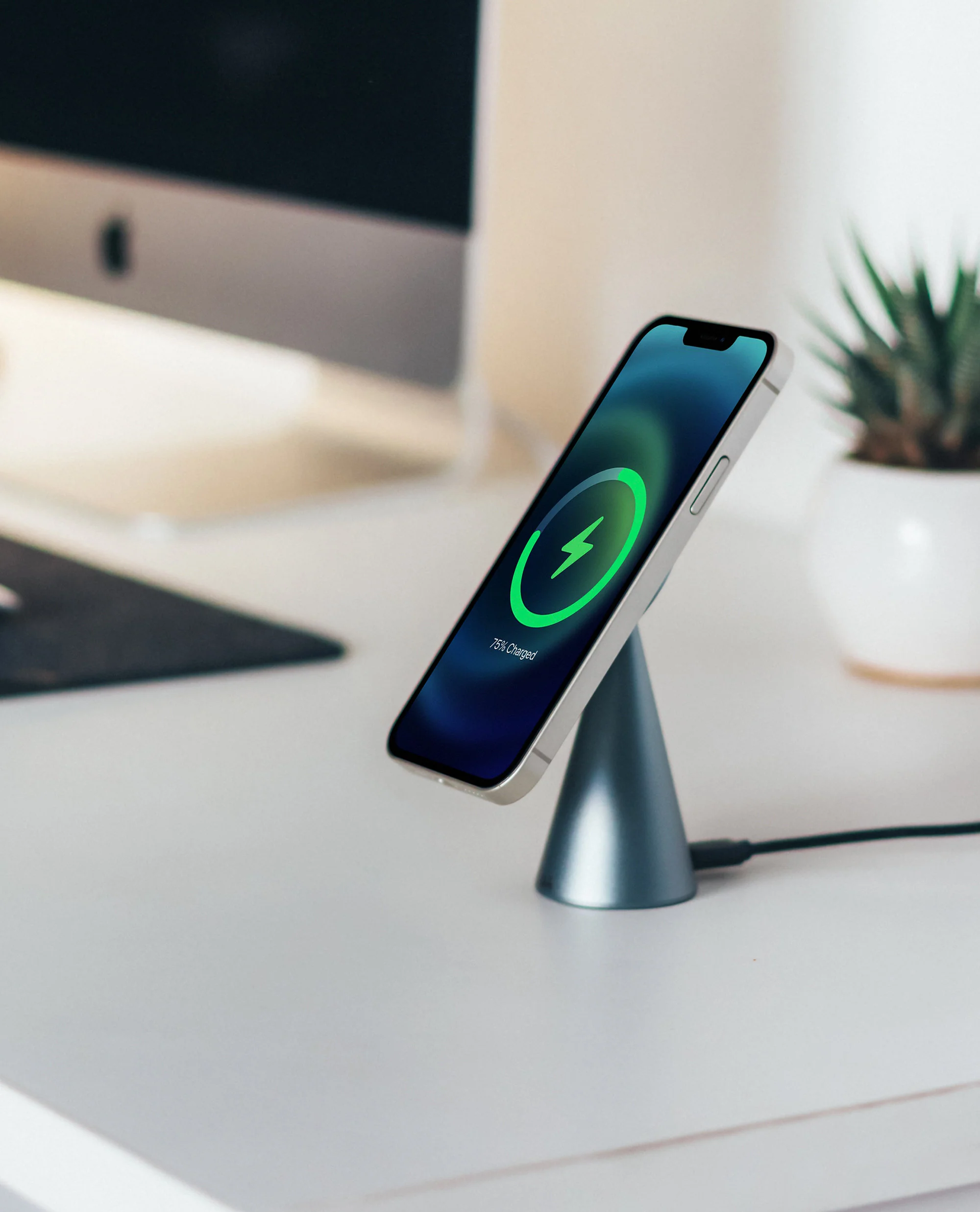 DailyObjects SURGE™ Max Conoid Magnetic Wireless Charger (15W) - Image 6